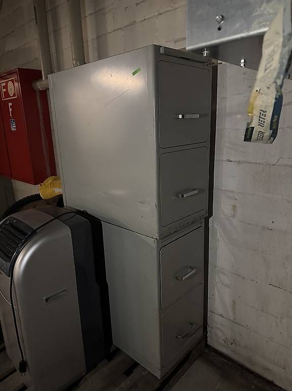 Schränke: Erga Metall Schrank  – Gebraucht aus Winterthur von iva_5jb8