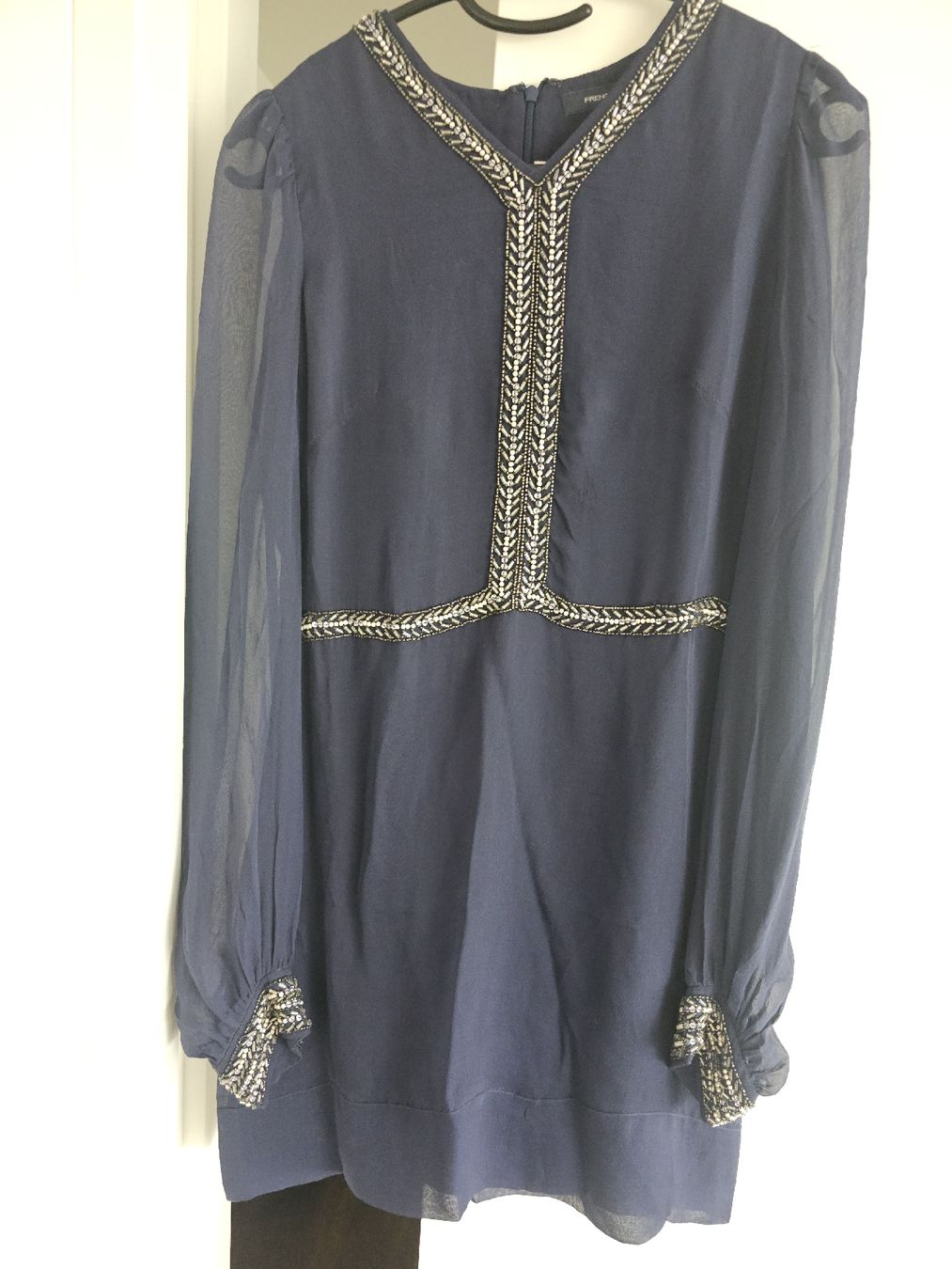 French Connection Vestiti: French Connection Kleid, Gr. 34, blau mit Schmucksteinen – Nuovo e nell'imballaggio originale da Aesch ZH venduto da _tigerlily_ 1