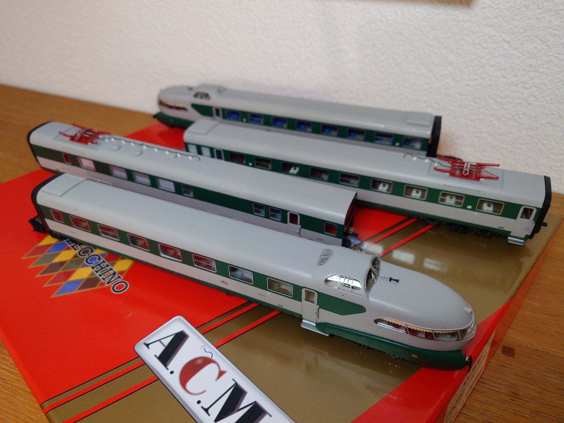 ACME Modellini di ferrovie: ACME ETR 253 Arlecchino der FS mit SoundDecoder ab Werk – Usato da Winterthur venduto da Faeb6 2