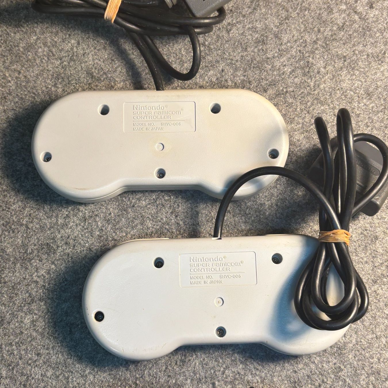 Nintendo Controller: Originale Super Nintendo Controller (SNES) – 2 Stück – Gebraucht aus Mollis von GamingCorner 1