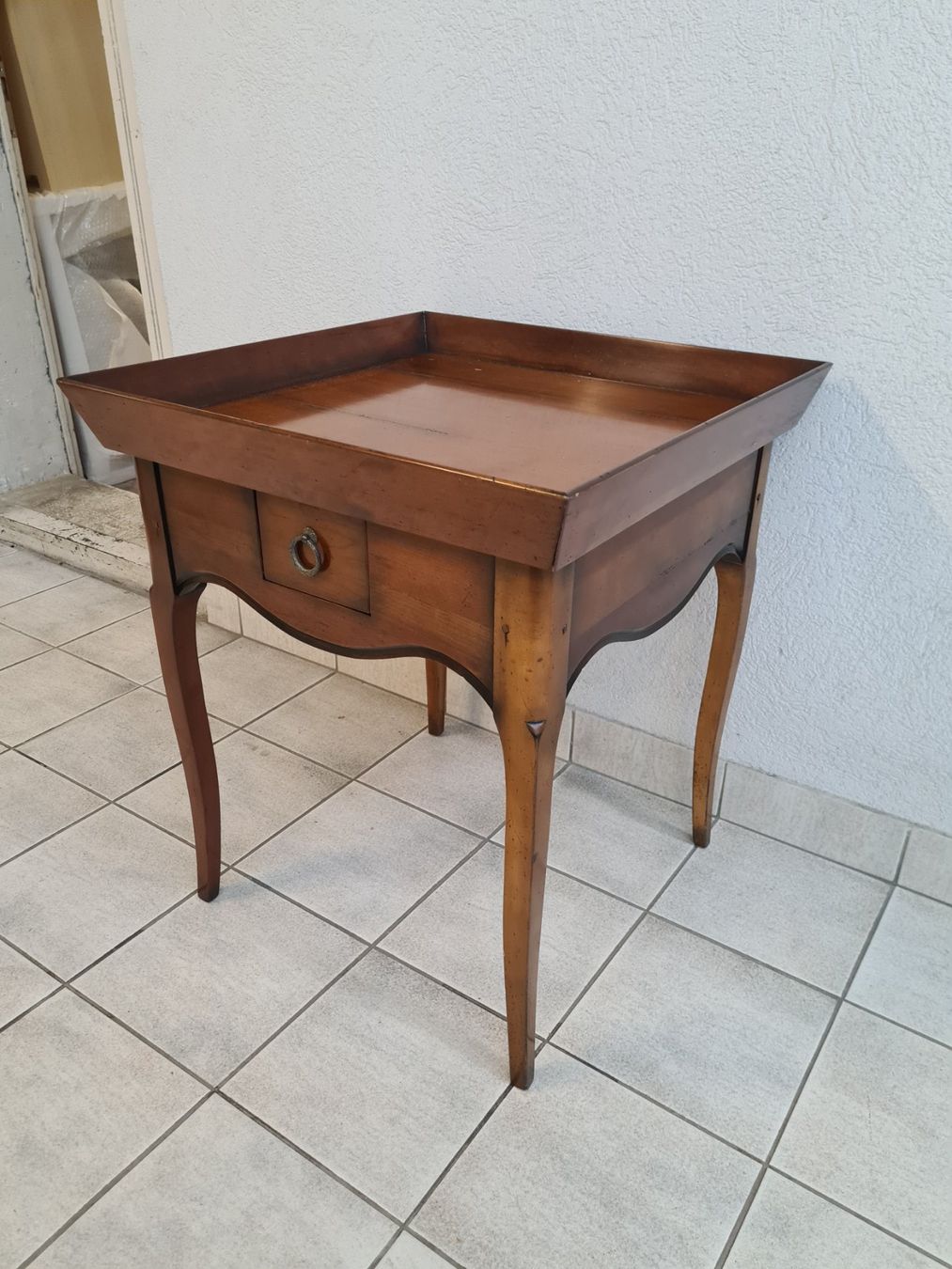 Tische: Magnifique table d'appoint anglaise – Gebraucht aus Monthey von 187-zeroo 3