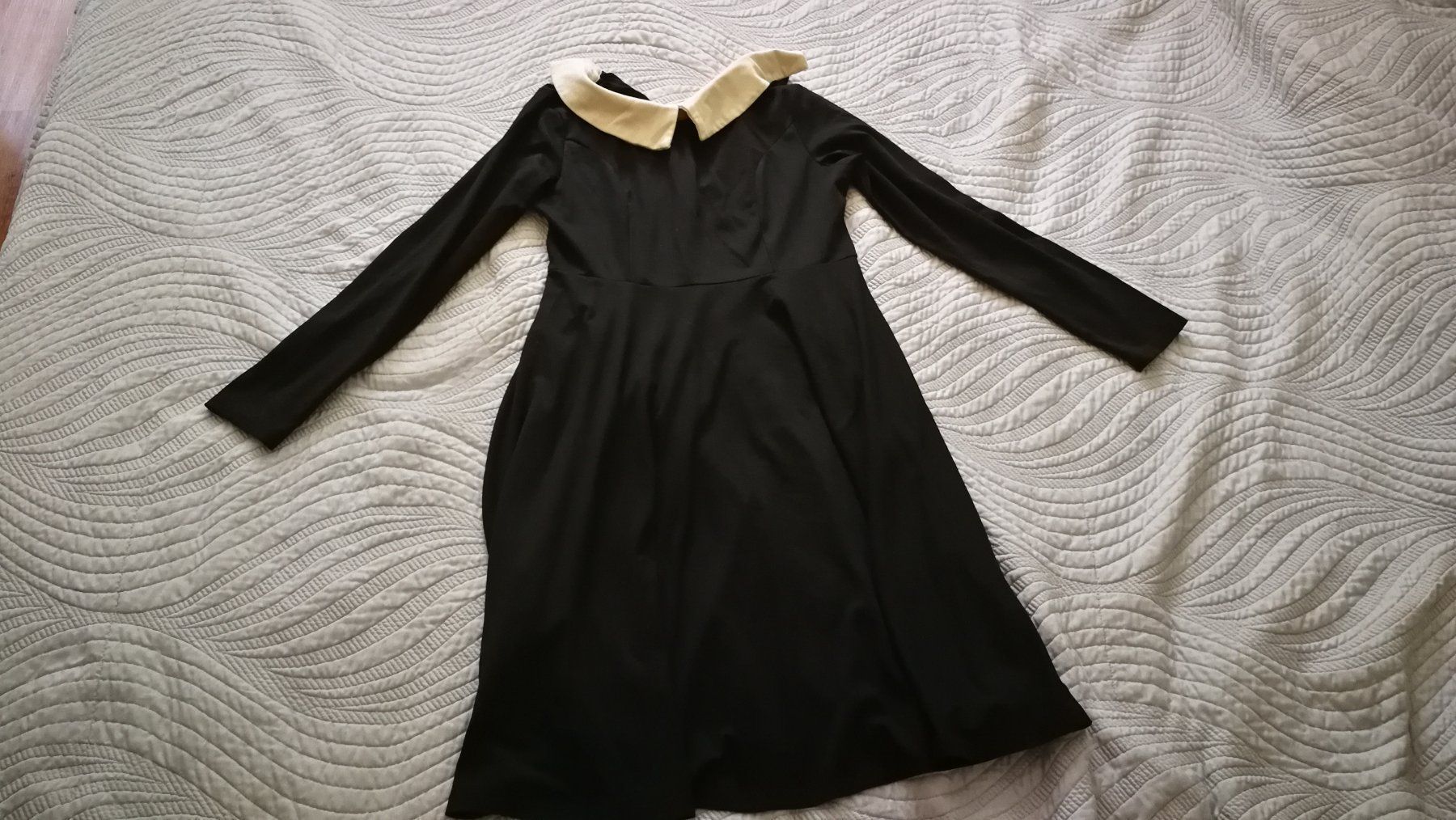 Vestiti: Nouvelle robe / neues Kleid - taille / Größe L – Nuovo (secondo la descrizione) da Nyon venduto da Brainoff