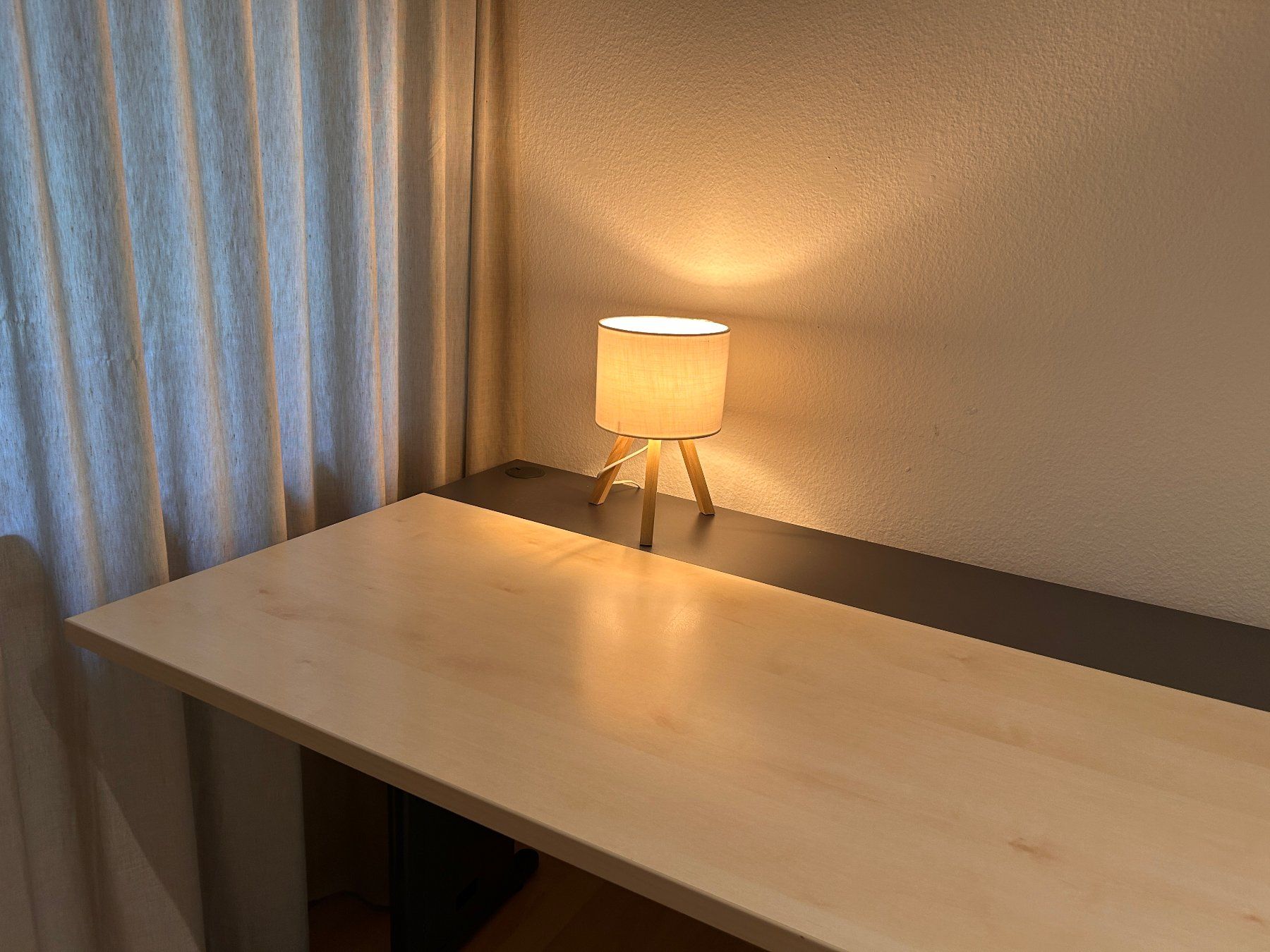 Pfister Scrivanie: Stabiler Bürotisch von Pfister – Usato da Wettswil venduto da Aykay