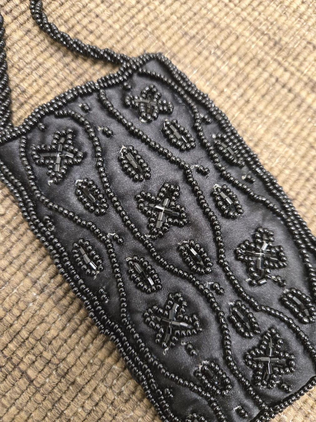 Taschen für Damen: Elegante Abendtasche schwarz Handmade – Neu (gemäss Beschreibung) aus Rheinsulz von Gilea