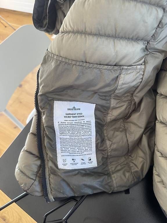 Vestes: Stone Island light down jacket – D'occasion à St. Gallen par rechsteinerholding 4