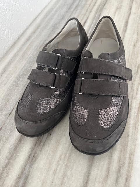 Scarpe da donna: Neuwertige Waldläufer Halbschuhe, 38 M – Usato da Winterthur venduto da amozart