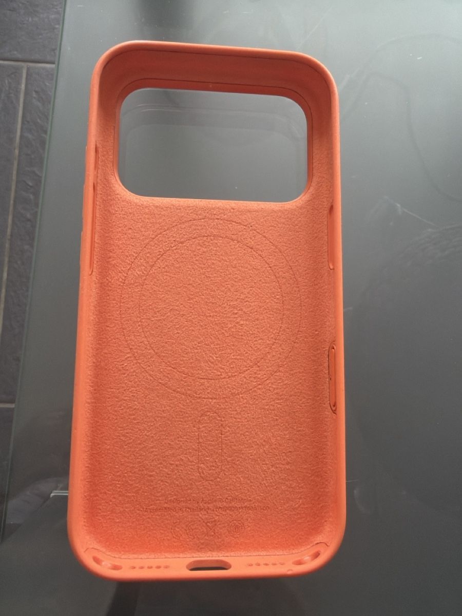 Apple Covers & Schutzfolien: IPHONE   17  PRO  HÜLLE MAGSAFE    NEUWERTIG – Gebraucht aus Wetzikon ZH von philippe_22 1