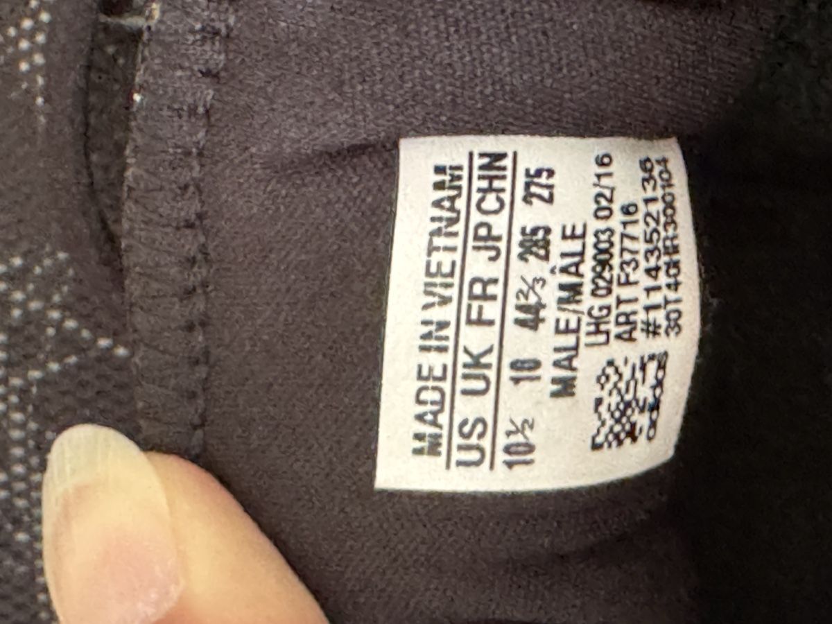 Chaussures hommes: Sneaker Addidas Grösse 44. 2/3 – D'occasion à Regensdorf par scheissspiel 5