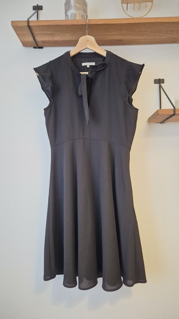 Mint & Berry Vestiti: Robe taille 36 – Usato da Farvagny-le-Grand venduto da ann_t5br