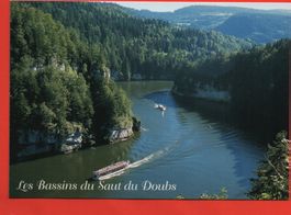 Bâteaux dans Les Bassins du SAUT DU DOUBS