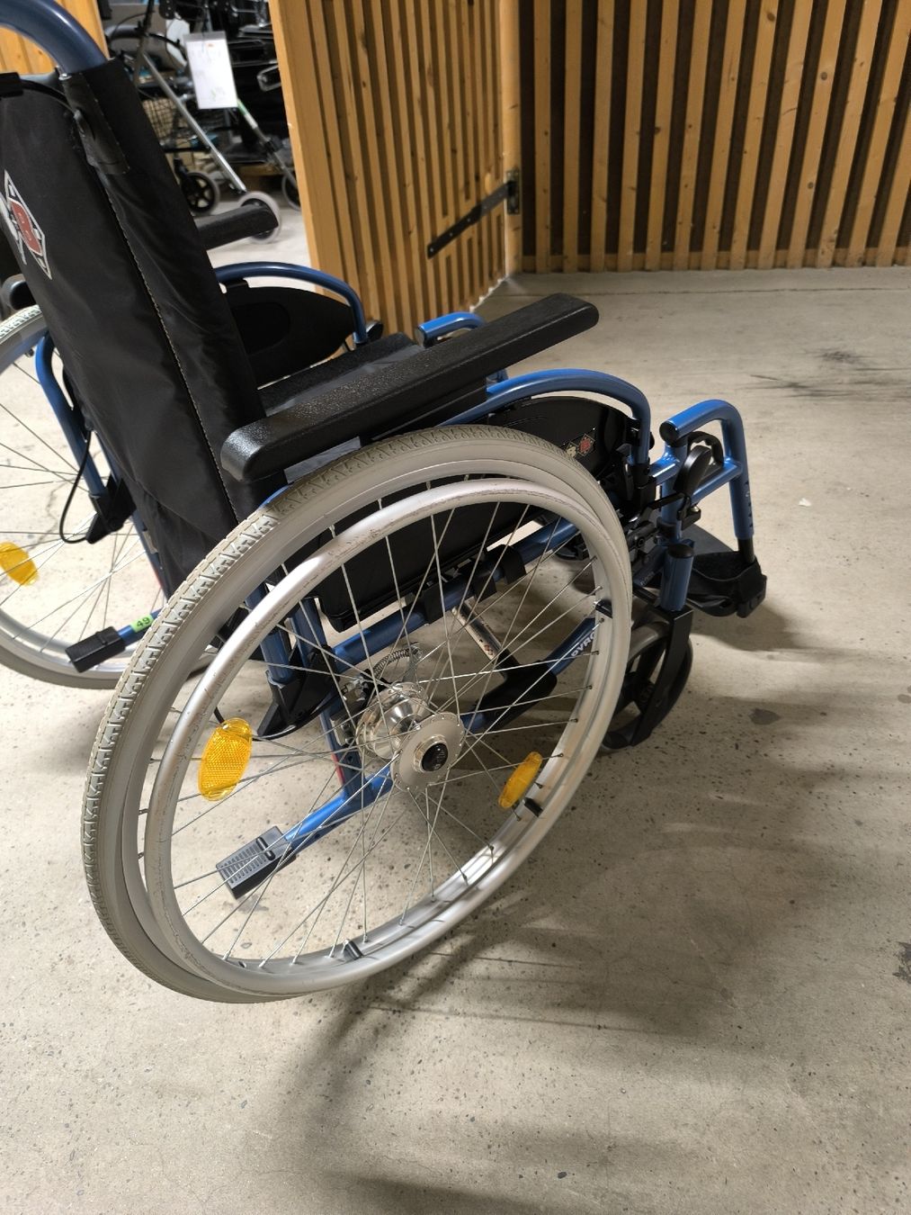 Rollstühle: Rollstuhl PyroStart+ Sitzbreite 49cm – Gebraucht aus Allschwil von BezoBezo 2