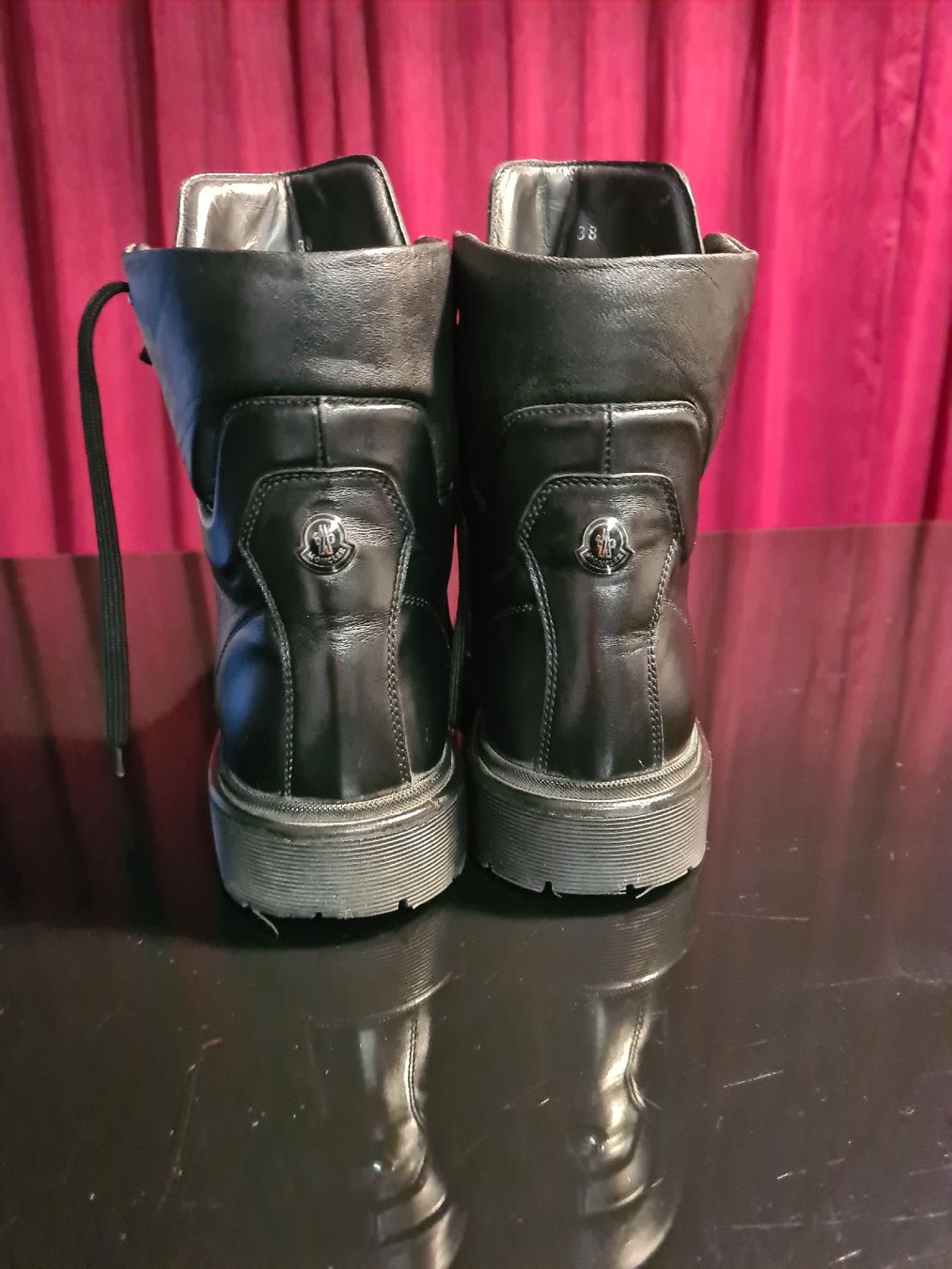 Moncler Scarpe da donna: Moncler boots Gr 38 – Usato da Kloten venduto da Kri23 3