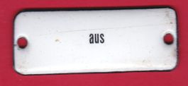 KLEINES EMAILSCHILD, AUS ( 6.5 x 2.6cm )