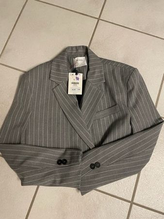kurz geschnittener Blazer mit Nadelstreifen Gr. M