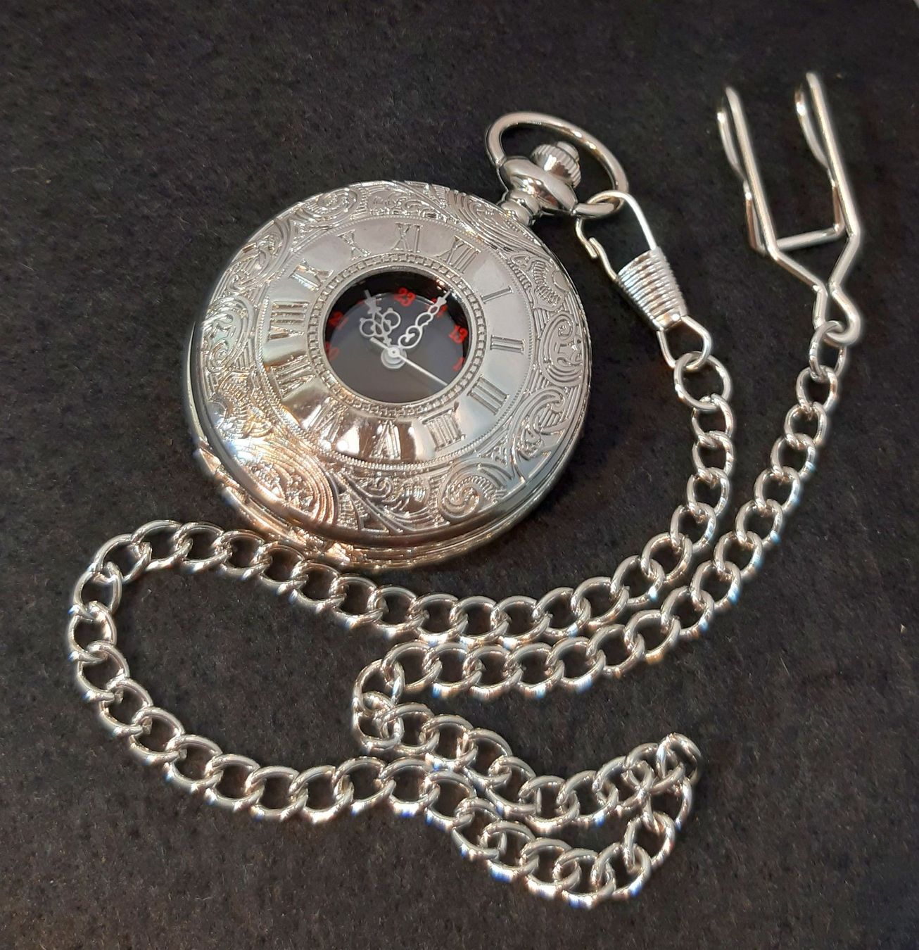Orologi: NEU Taschenuhr mit Springdeckel silberig mit schwarz – Nuovo e nell'imballaggio originale da St. Margarethen TG venduto da ursk10 3