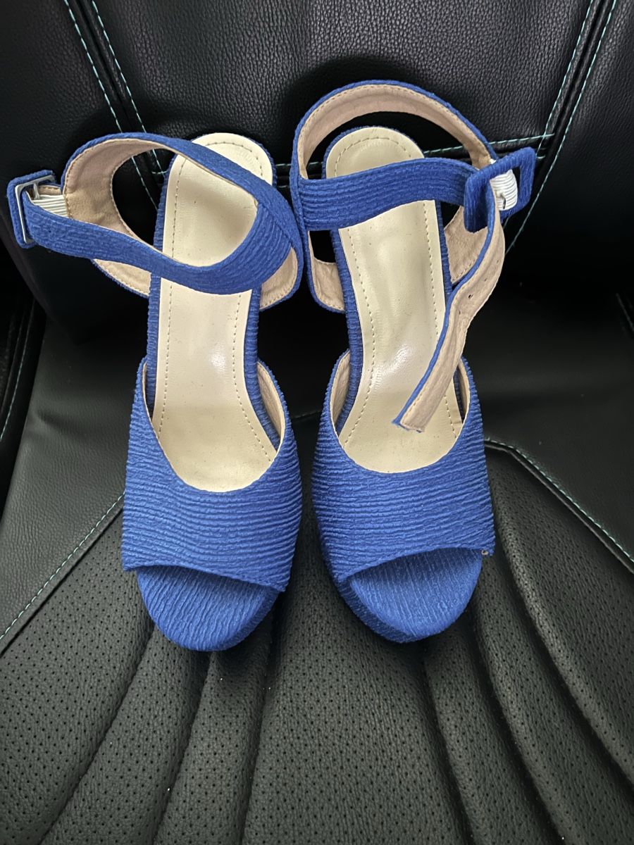 Scarpe da donna: Blaue High heels Neu  – Nuovo e nell'imballaggio originale da Biberist venduto da sai_bw7l