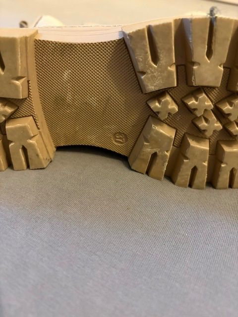 Damenschuhe: Stiefel – Neu (gemäss Beschreibung) aus Binningen von son_x7yt 3