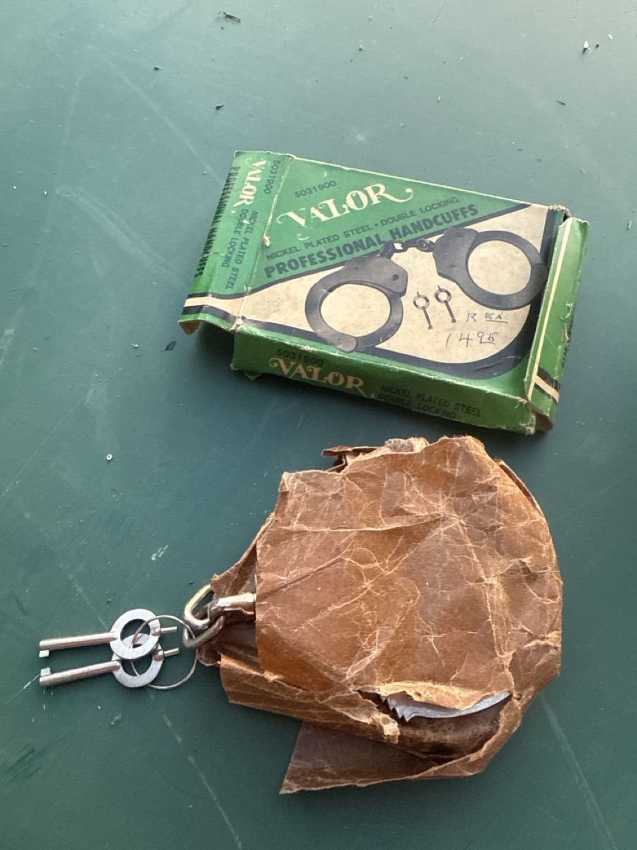 Altro per Eventi aziendali & Feste: Valor Handcuffs – Nuovo e nell'imballaggio originale da Horriwil venduto da Carrera68
