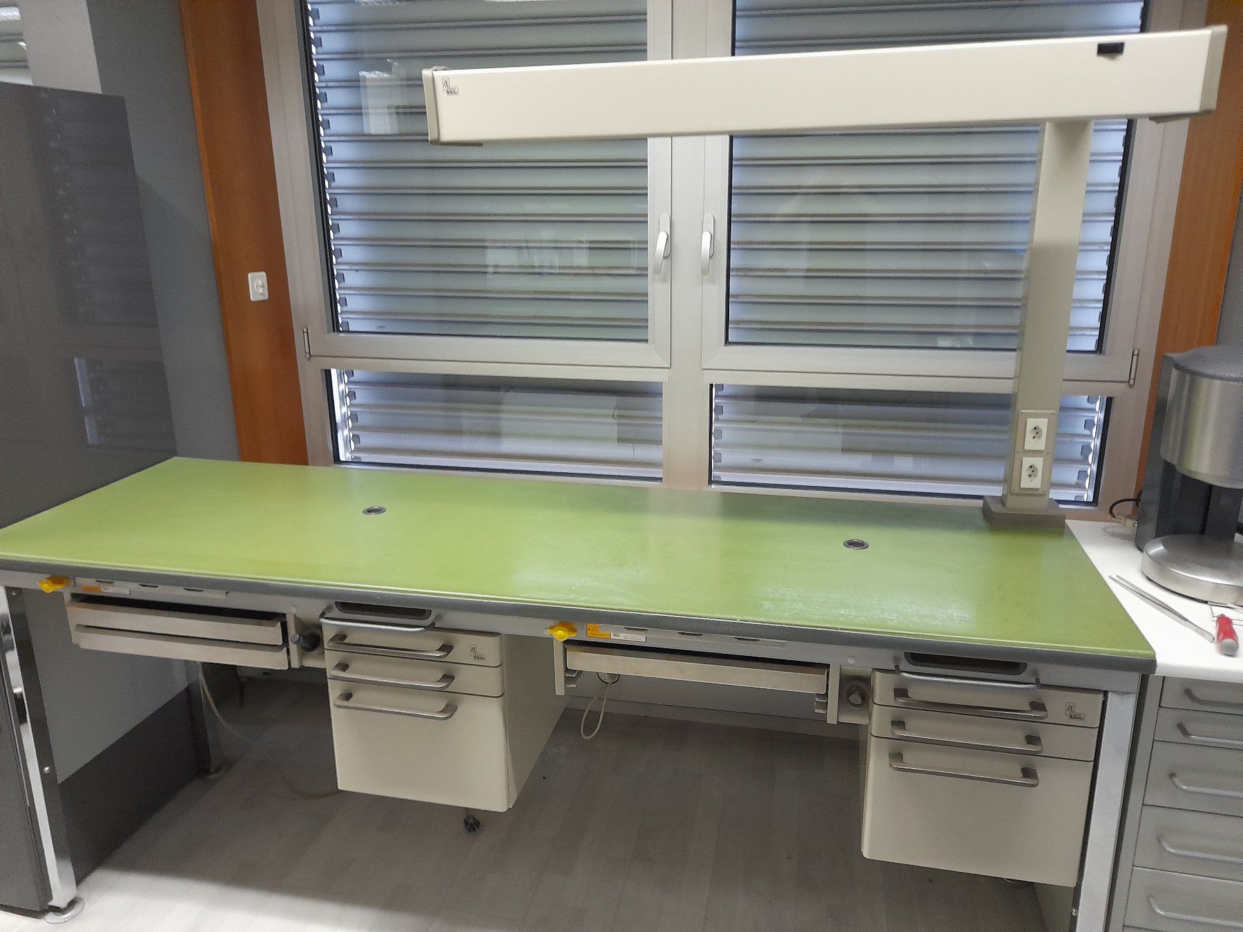 Banchi da lavoro: Etabli complet  Kavo 2 places – Usato da St-Aubin-Sauges venduto da bestplouc