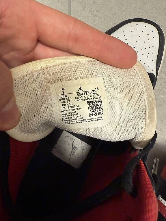 Chaussures hommes: Jordan 1 Mid 42.5 – D'occasion à Wallisellen par hug_pf77 2