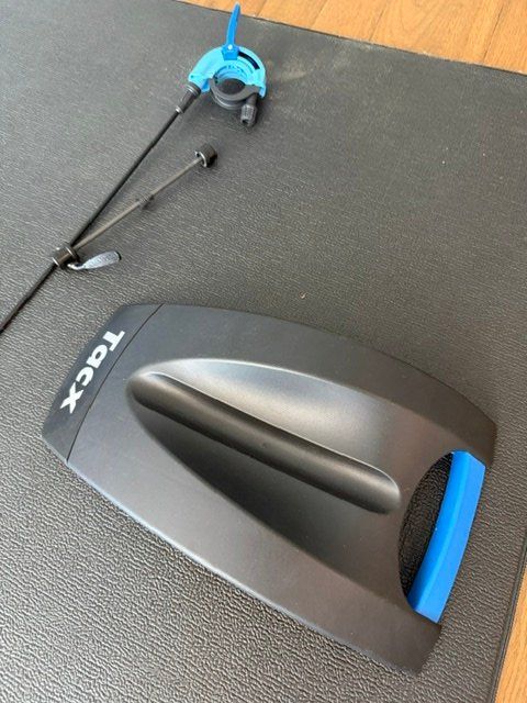 Tacx Hometrainer: Rollentrainer Tacx Booster mit Matte – Usato da Meisterschwanden venduto da Larana7 3