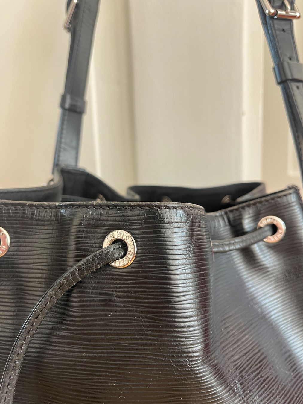 Louis Vuitton Borse da donna: Louis Vuitton Petit Noé Epi Black Bag – Usato da Zürich venduto da bretxo 3