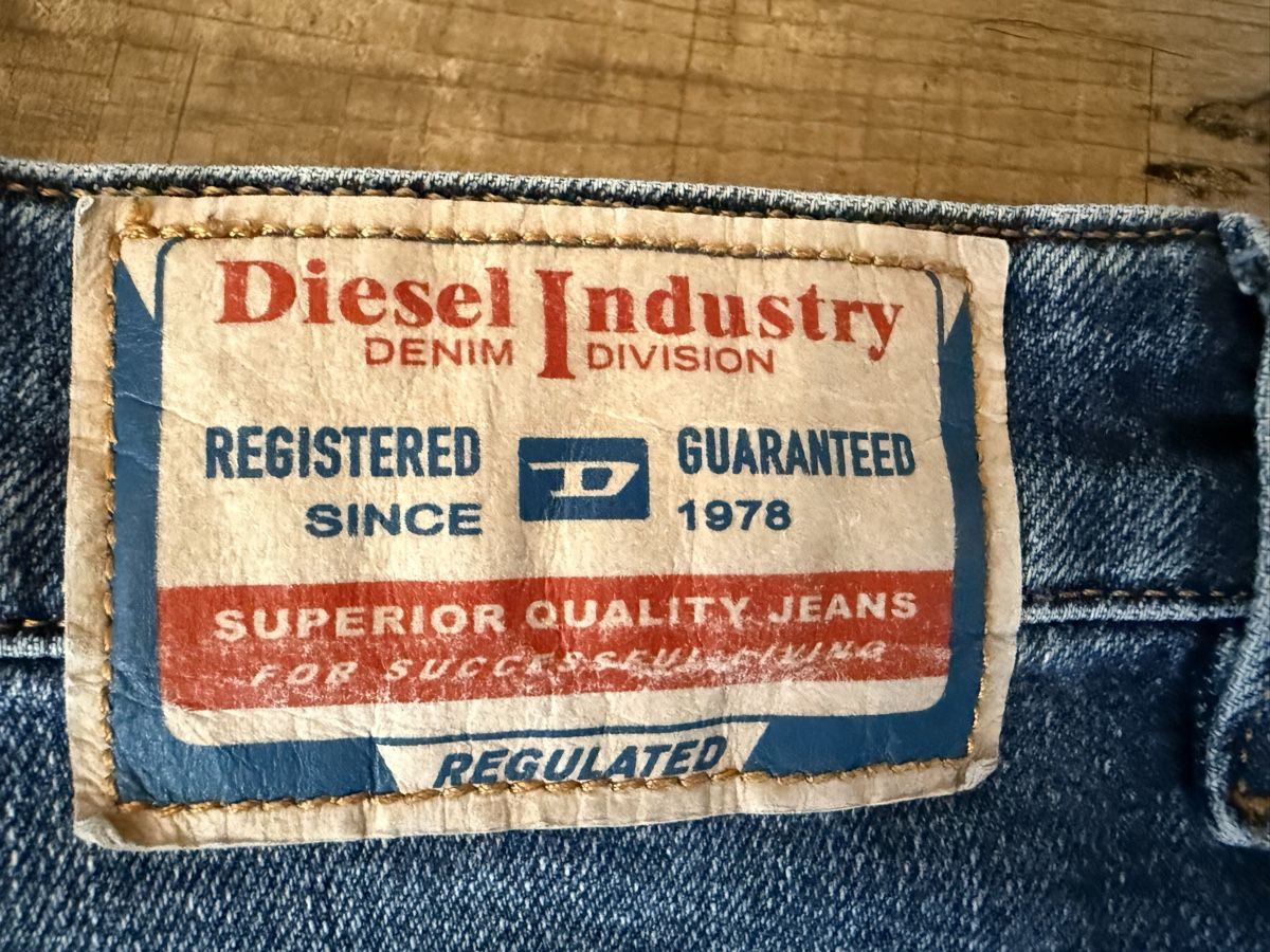 Diesel Jeans: DIESEL Jeans femme – Usato da Genève venduto da Pingus2006 2