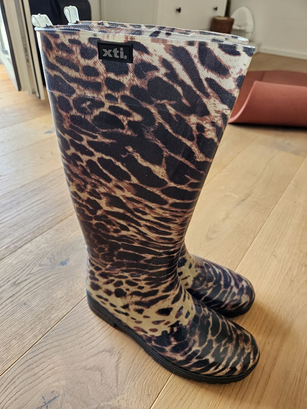 Scarpe da donna: Gummistiefel Gr. 39 – Nuovo (secondo la descrizione) da Sursee venduto da sop_vxr7 1