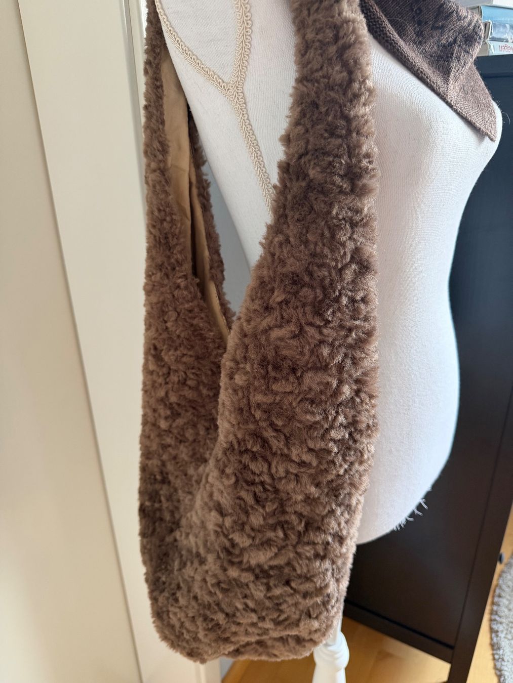 Borse da donna: Tasche aus Kunstfell – Usato da Lohn SH venduto da mathea 1