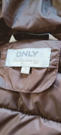 Gilet Only da donna taglia S, ideale per la mezza stagione!