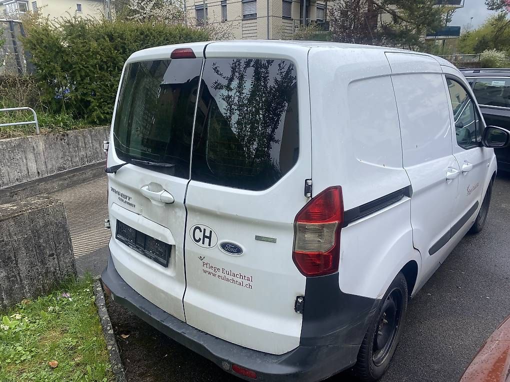Veicoli commerciali: Ford Transit Courier 2015 1.0 Liter   mit Klima  – Usato da Winterthur venduto da Sinoregi 8