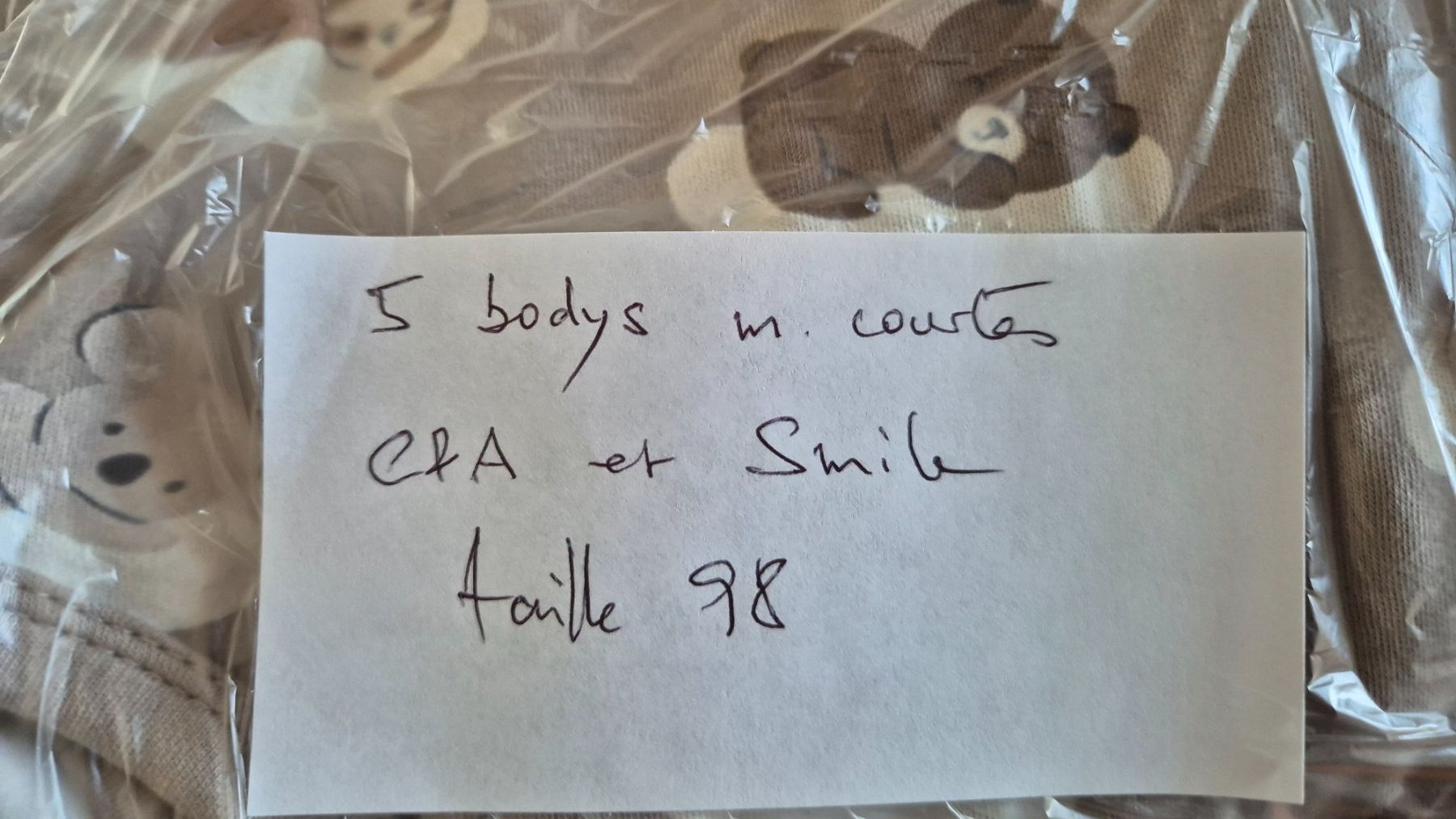 Lotti di vestiti: 5 bodys m. courtes C&A et SMILE, taille 98 – Usato da Goumoens-la-Ville venduto da cfaIII 8