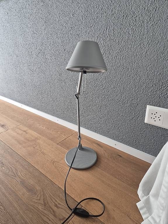 Lampade: Tischleuchte Artemide Tolomeo – Usato da Chur venduto da chrigebrunner 3