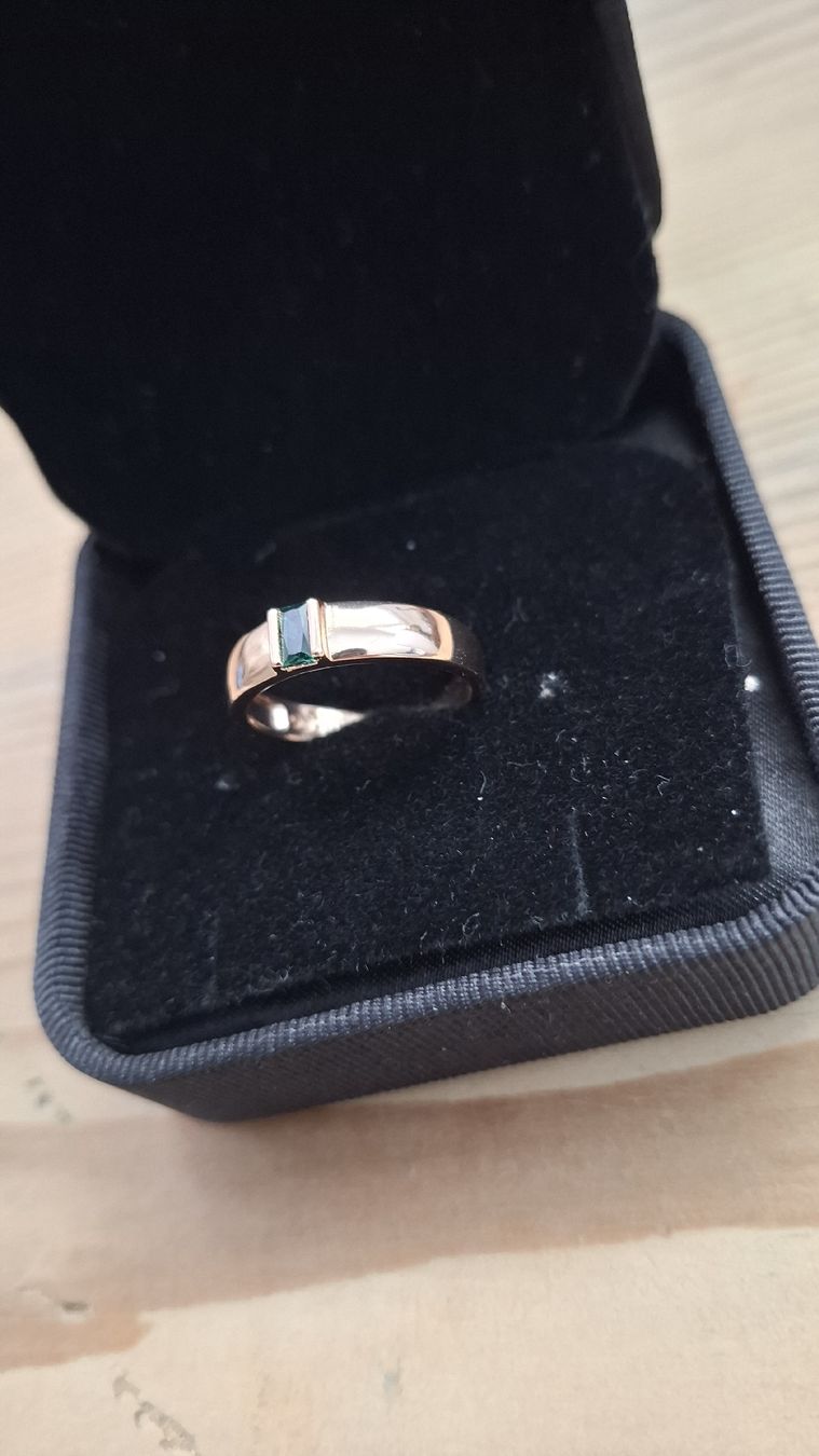 Bagues: Ring Damen mit grünem Stein – D'occasion à Buochs par regenbogen7365 2