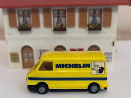 Praliné Fiat 242 Kasten "Michelin"