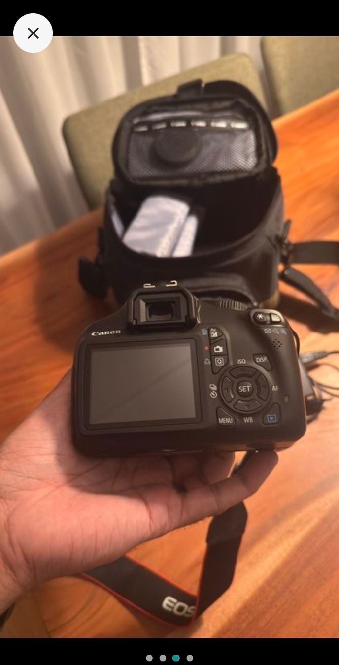 Canon Fotocamera: Canon EOS 1100D Digital Kamera mit 2 Objektiven. – Usato da Zuchwil venduto da vipper88er 2