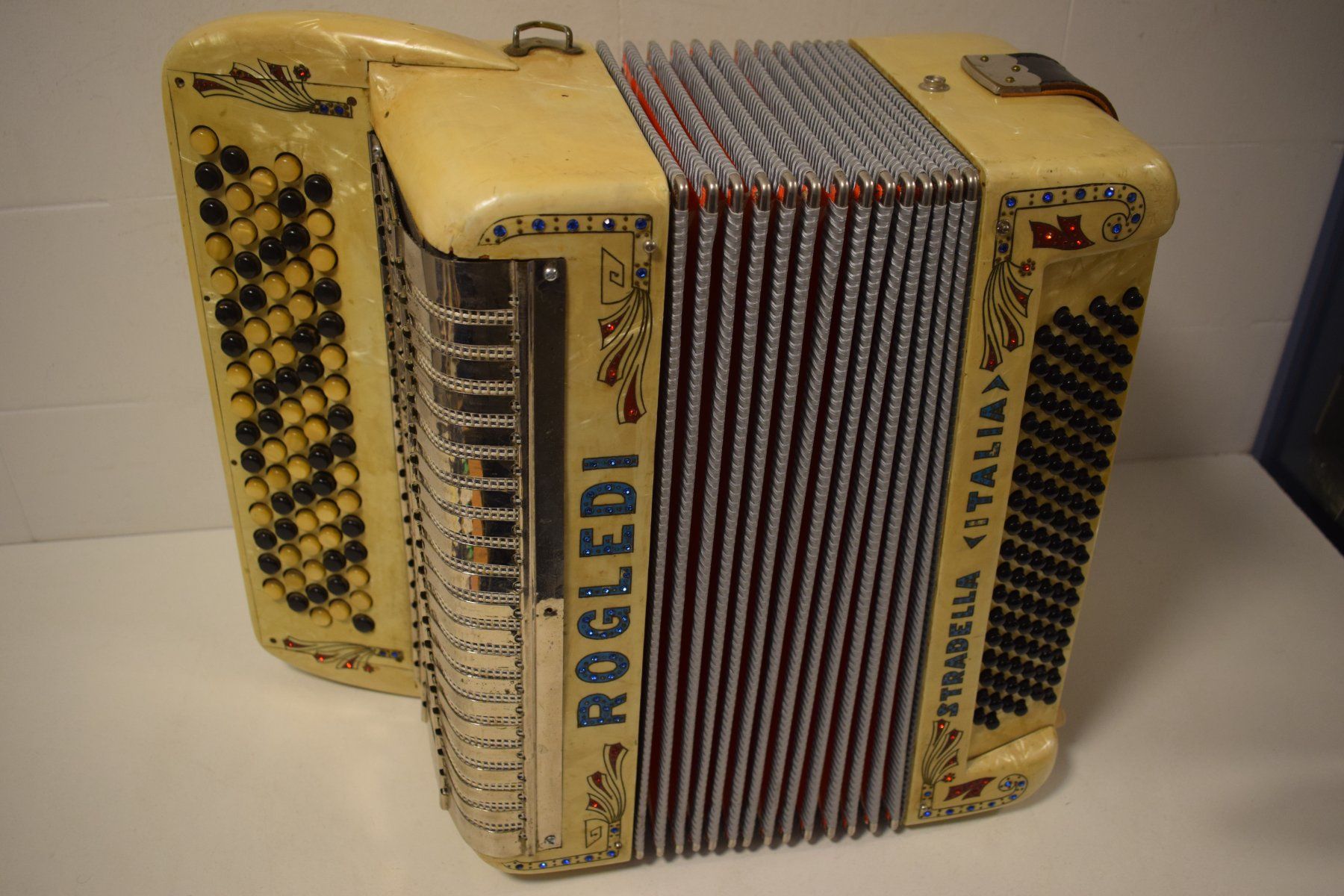 Strumenti musicali: Akkordeon Rogledi Stradella Italia – Usato da Zürich venduto da Brockito 8