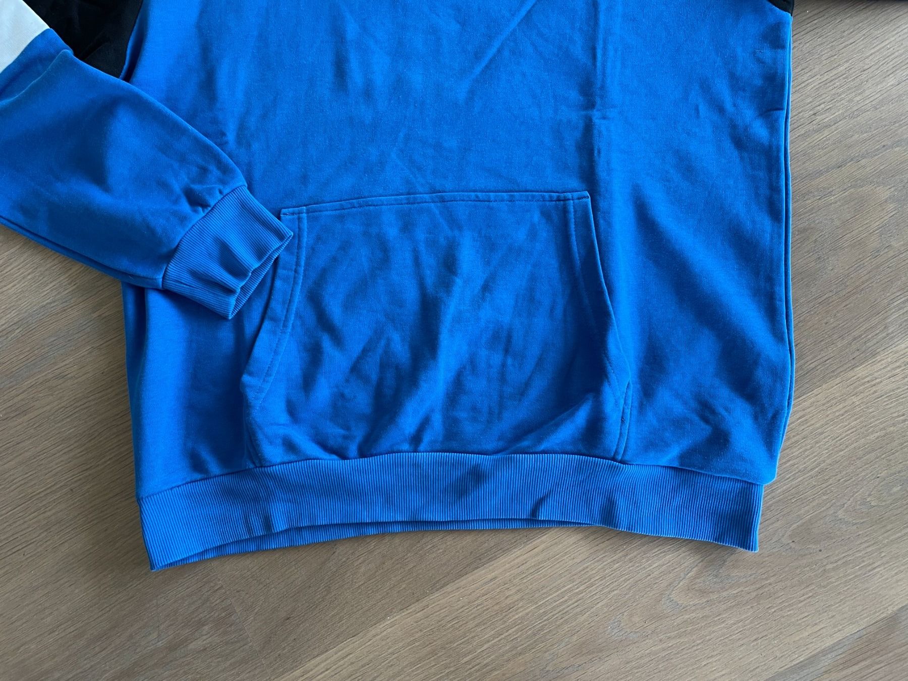 Fila Pullover & Sweatshirts: Kapuzenpullover, FILA, Gr. M – Gebraucht aus Rüschlikon von user999 1