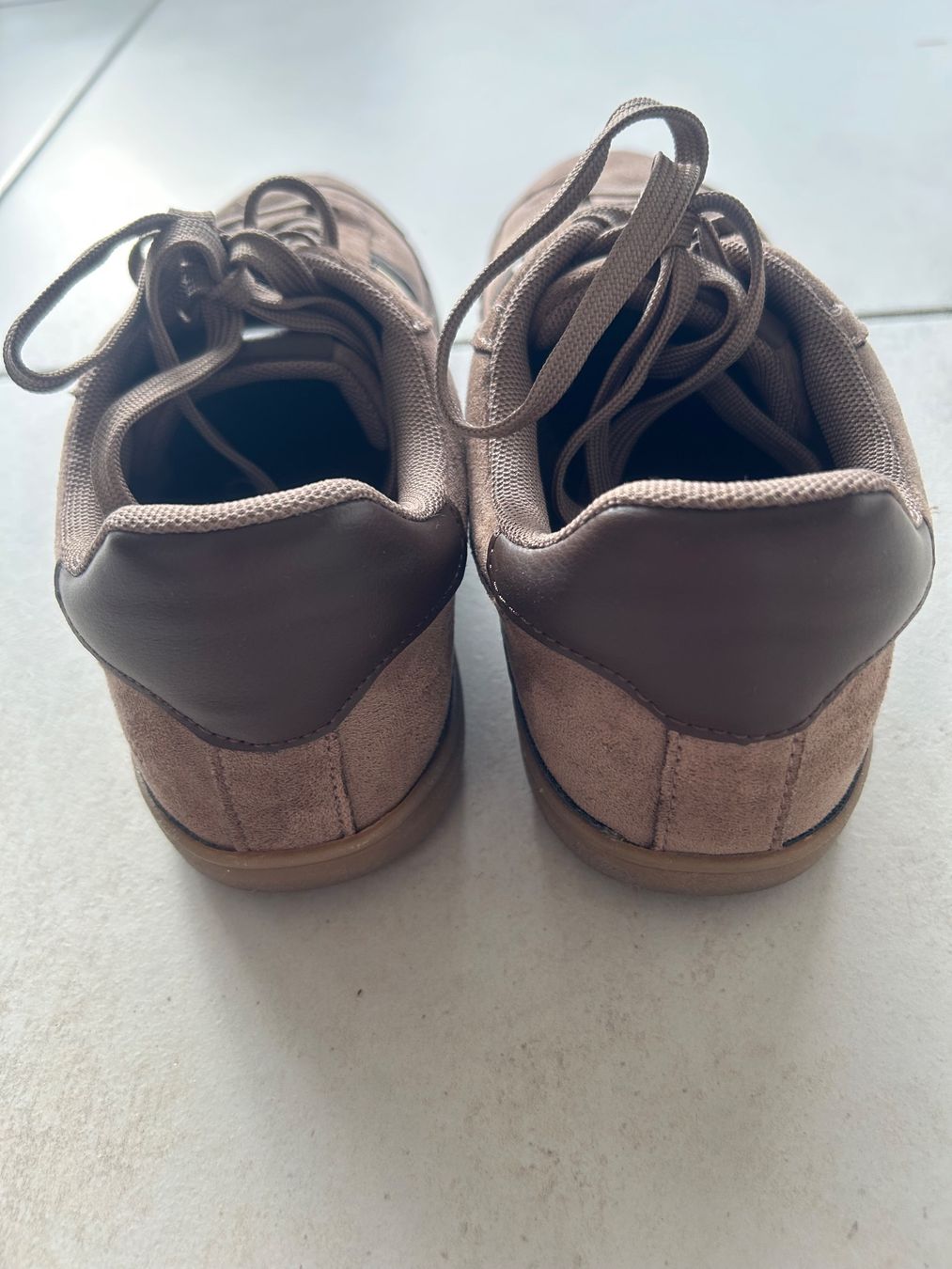Scarpe da donna: Paire de basket Bershka – Usato da Courrendlin venduto da loko2910 4