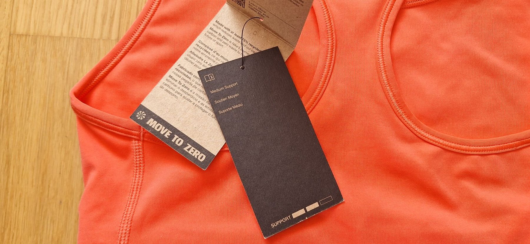 Nike Altra biancheria intima: Nike, brassière de sport – Nuovo (secondo la descrizione) da Lussery-Villars venduto da pousinete02 3