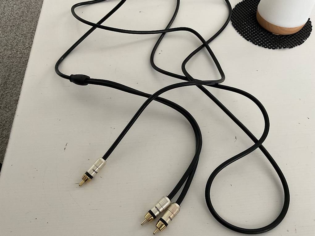 Câbles: Hama schwarze RCA-Kabel (Cinch)  – D'occasion à Abtwil SG par leon-77
