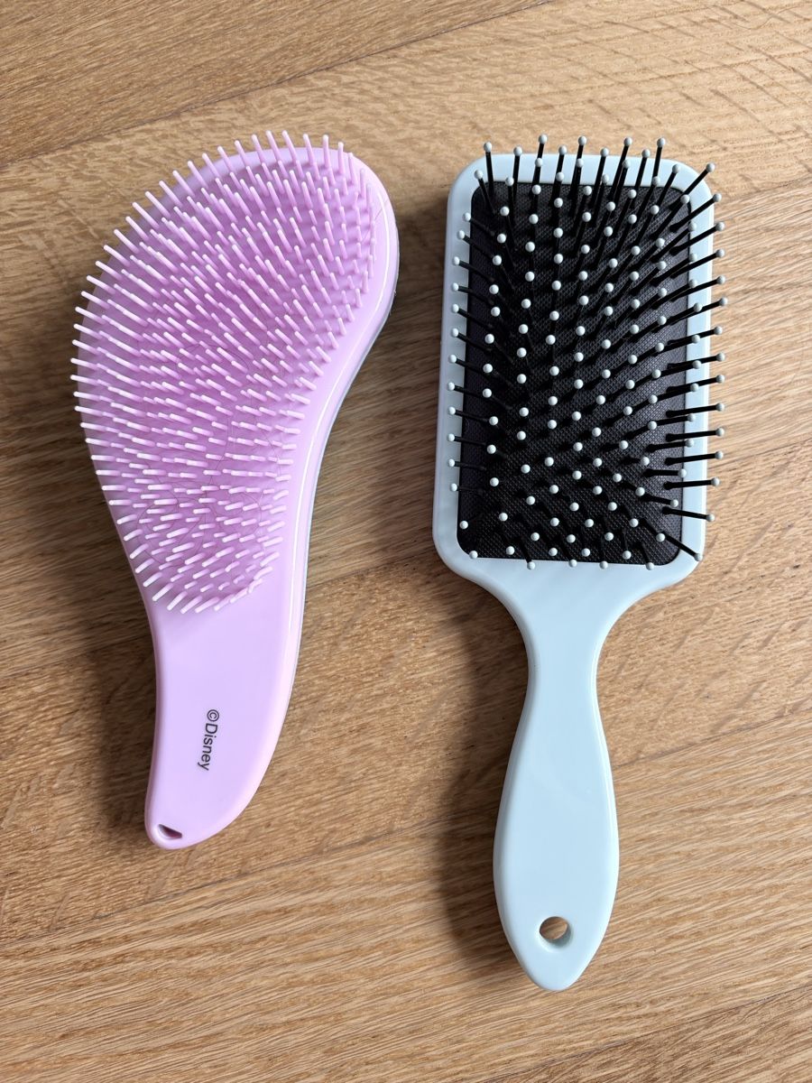 Altro per la cura dei capelli: Disney Stitch Haarbürsten, 2 Stück – Nuovo (secondo la descrizione) da Bürglen TG venduto da sayuri84 1