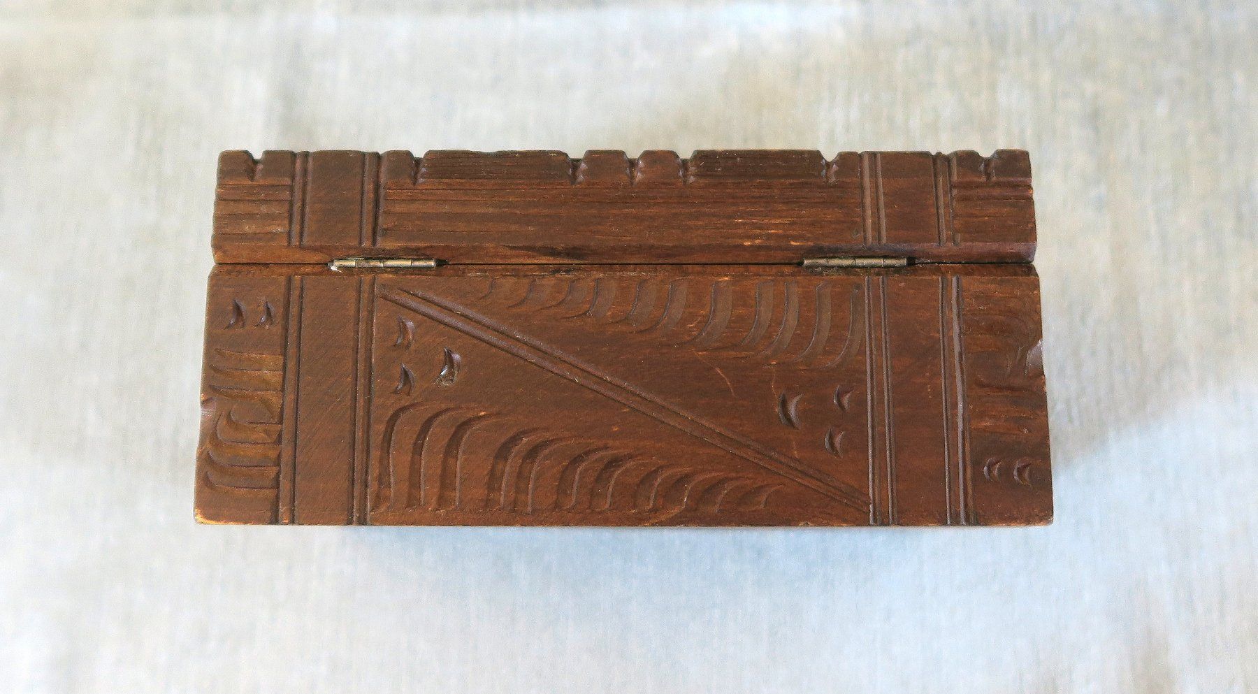 Coffrets à bijoux: Holz Schatulle mit Schnitzerei – D'occasion à Brittnau par marlenestone 4
