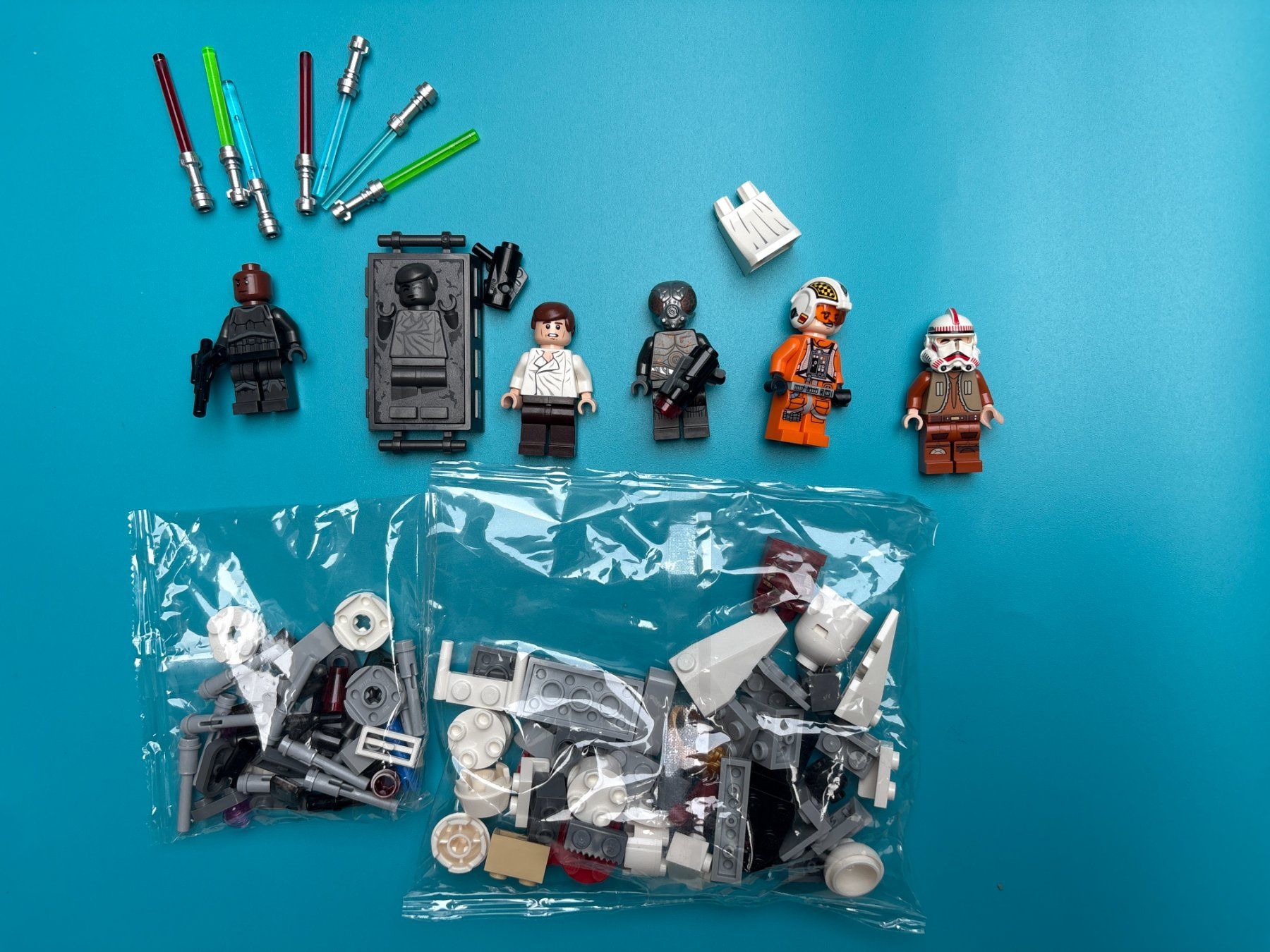 Lego Kit di costruzioni: Diverse Star Wars Minifiguren und Microfighter – Usato da Elgg venduto da Jo_Naj