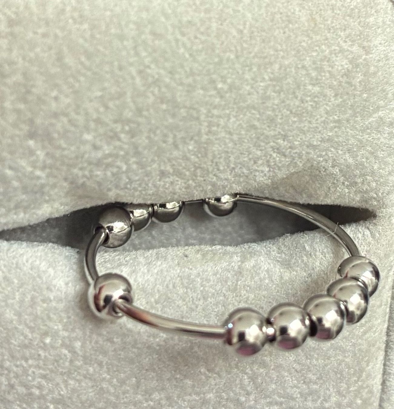 Ringe: Silver Ring mit kleine Kugeln – Gebraucht aus Wettingen von mel_2thb