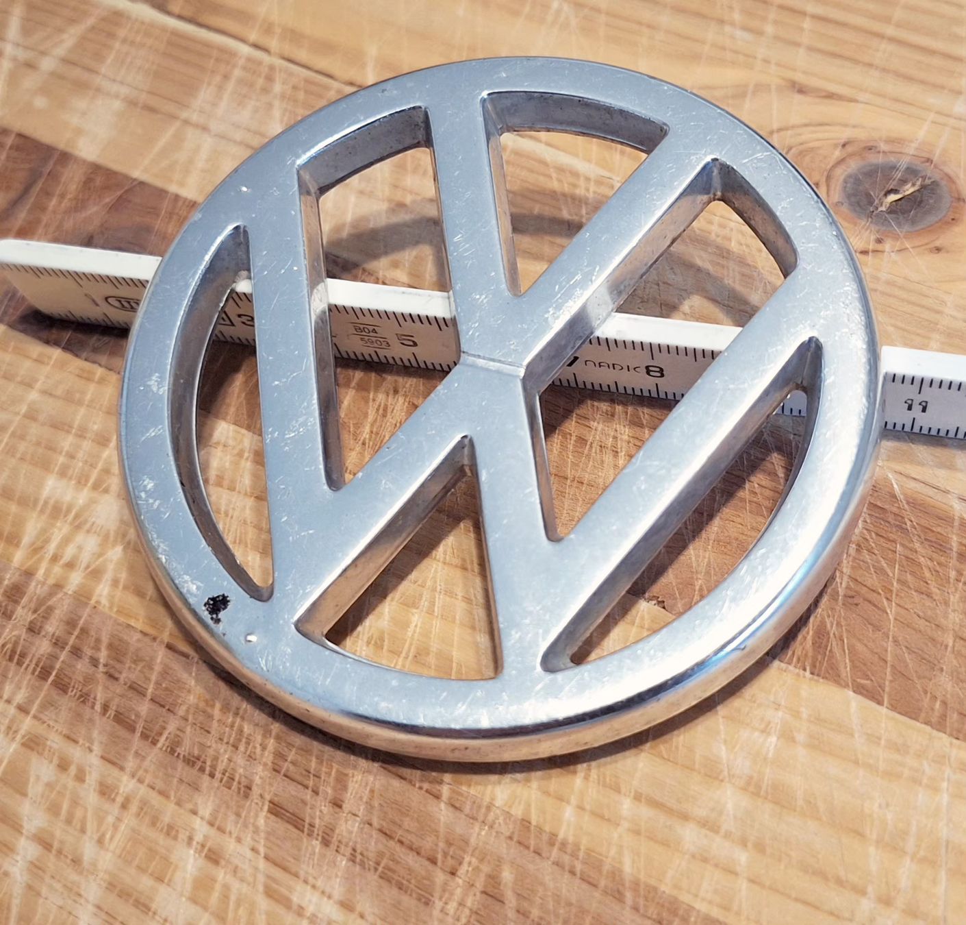 VW Tutti pezzi di ricambio auto: VW Typ 4 Emblem – Usato da Triesen venduto da BLACKSHEEP75 1
