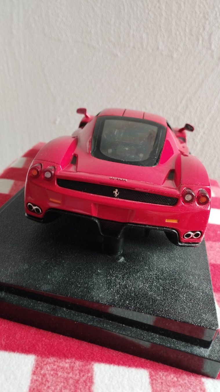 Hot Wheels Modellautos: Ferrari Enzo – Gebraucht aus Chur von oriori