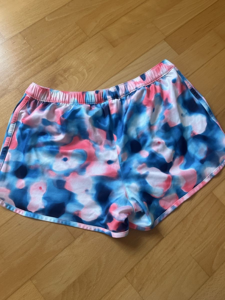 Adidas Pantaloni: Adidas Shorts mit innenhose – Usato da Bülach venduto da SharonP01 1