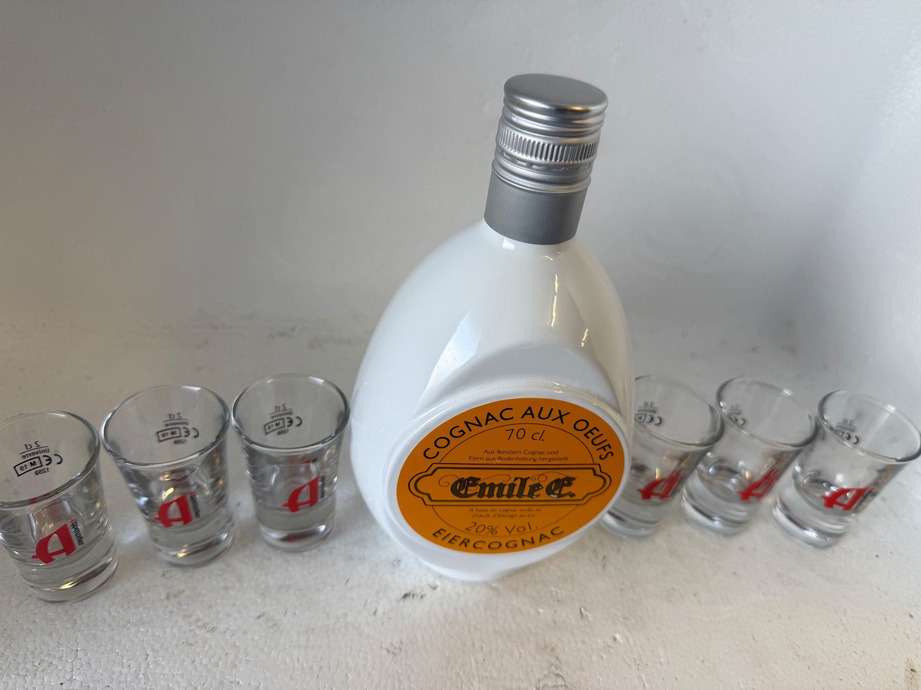 Spirituosen: 1x 7dl. Flasche Eiercognac Emile E. mit 6 Shotgläser... – Neu und originalverpackt aus Wöschnau von Vinsale 5