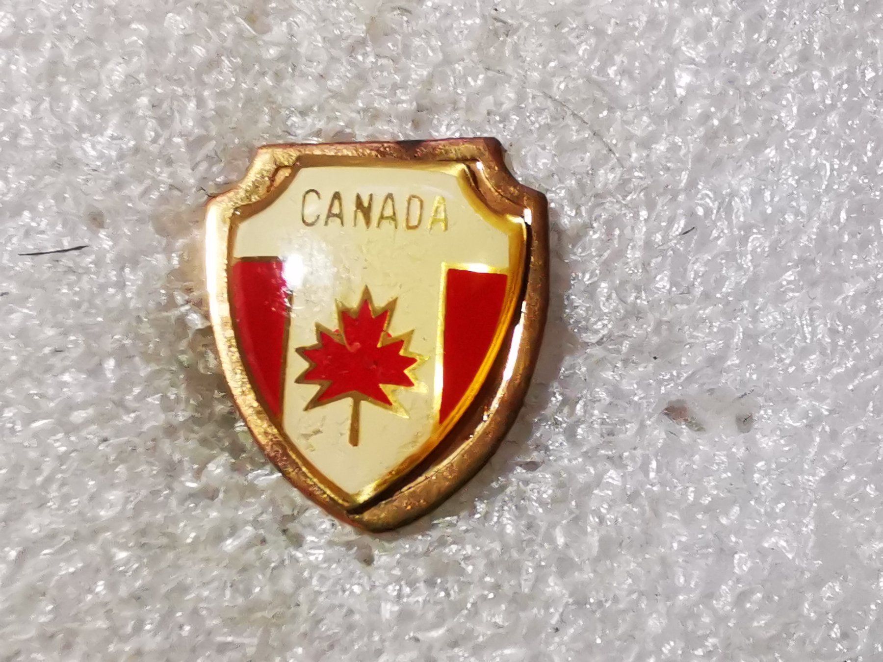 Placchette & Badge: Ansteckpin 127: Canada – Usato da Oppligen venduto da Pin-Fall-Shop